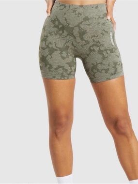 Gymshark /// Womens Adapt Green Camo Seamless Shorts - Size Medium